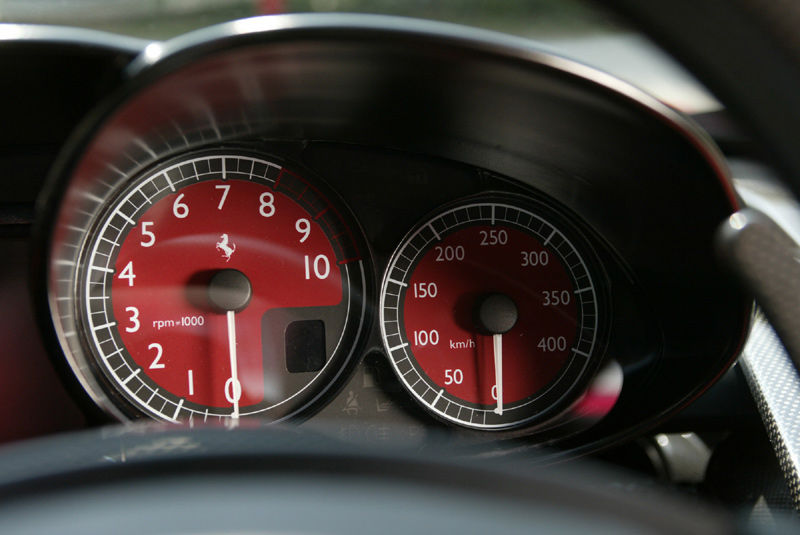 Ferrari Enzo instruments